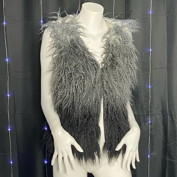Fur Vest - Picture 1 of 7
